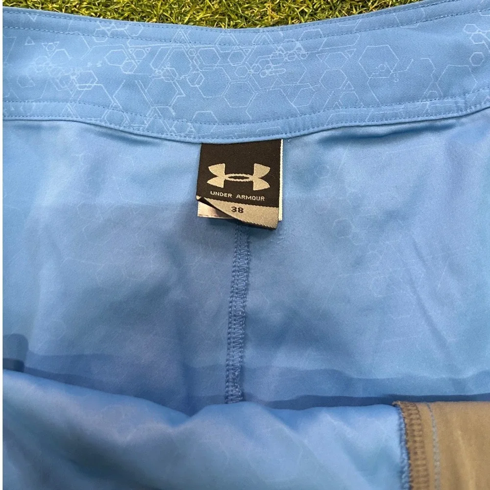 Under Armour Mens Blue Hexagon Pattern Board Shorts Size 38 Cargo Pocket